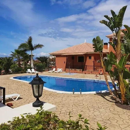 Lush - Garden,bbq & Swimming Pool