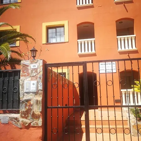 Lush - Garden,bbq & Swimming Pool *